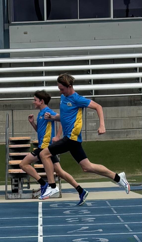 FAST Running - Lewin beats Tom by 0.005s in their 100m duel