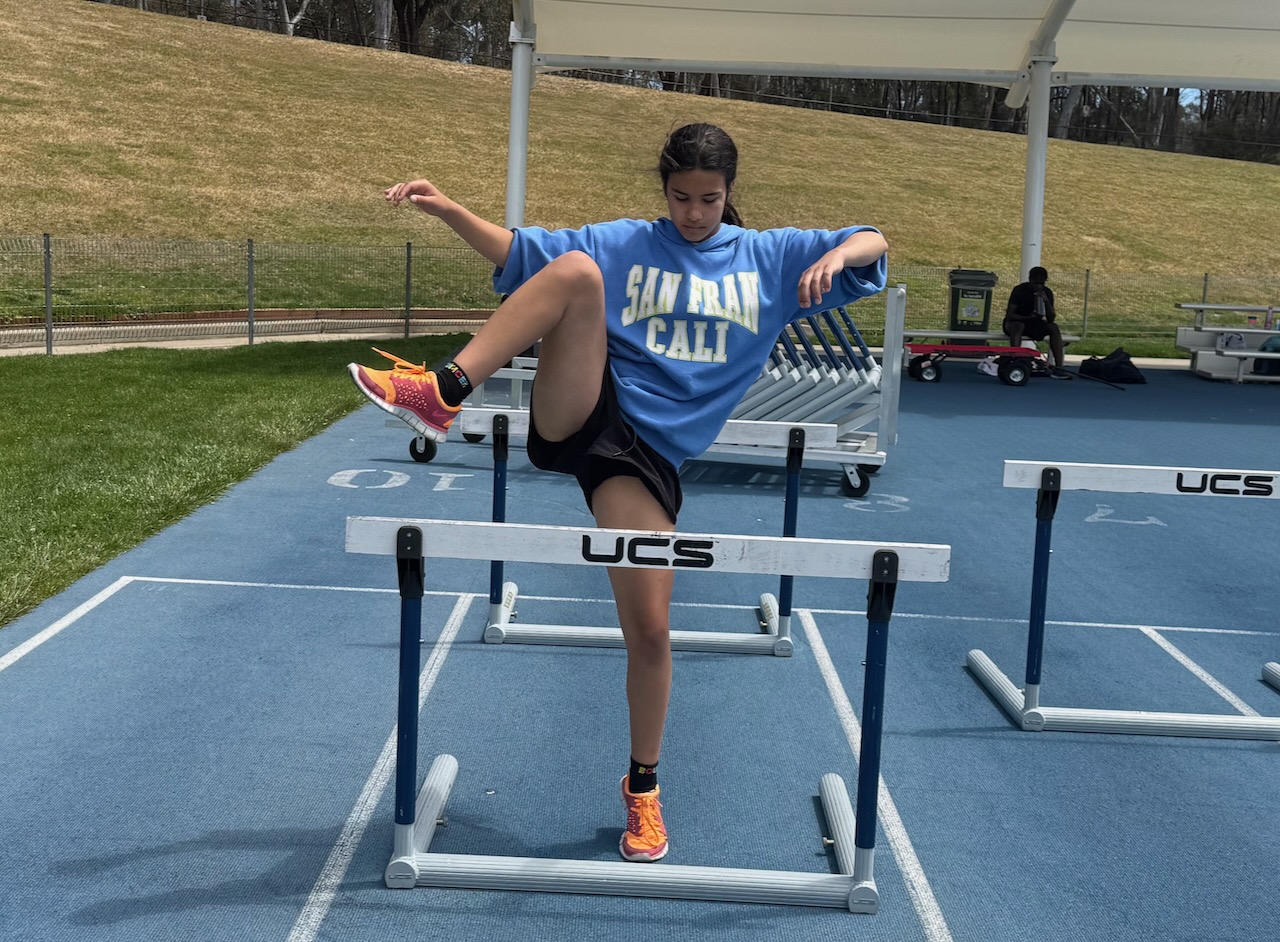 FAST Running - Lea - Hurdles - Profile